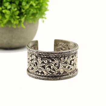 CUFF BRACELET 